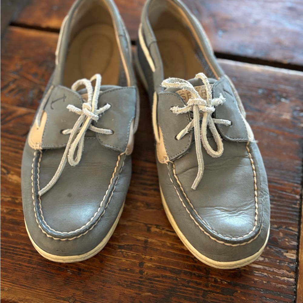 Sperry Bluefish Boat Shoes in Blue and White Size 8
